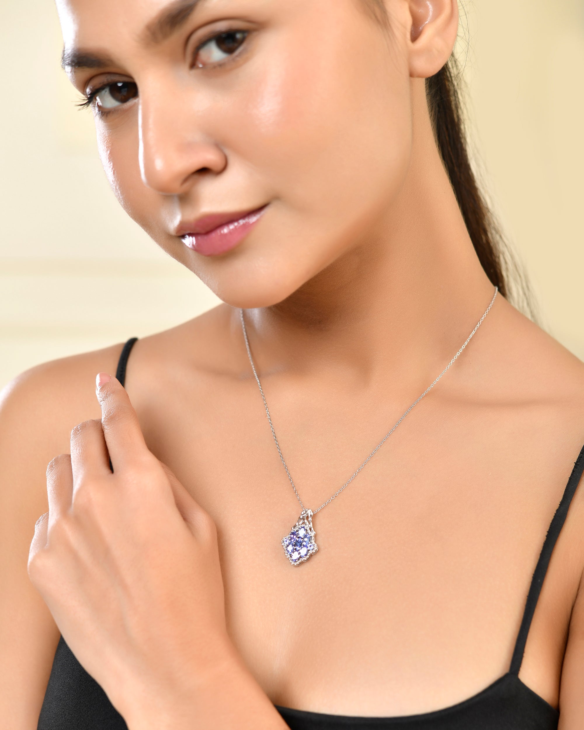 Tanzanite Knotted Oval Cluster Pendant