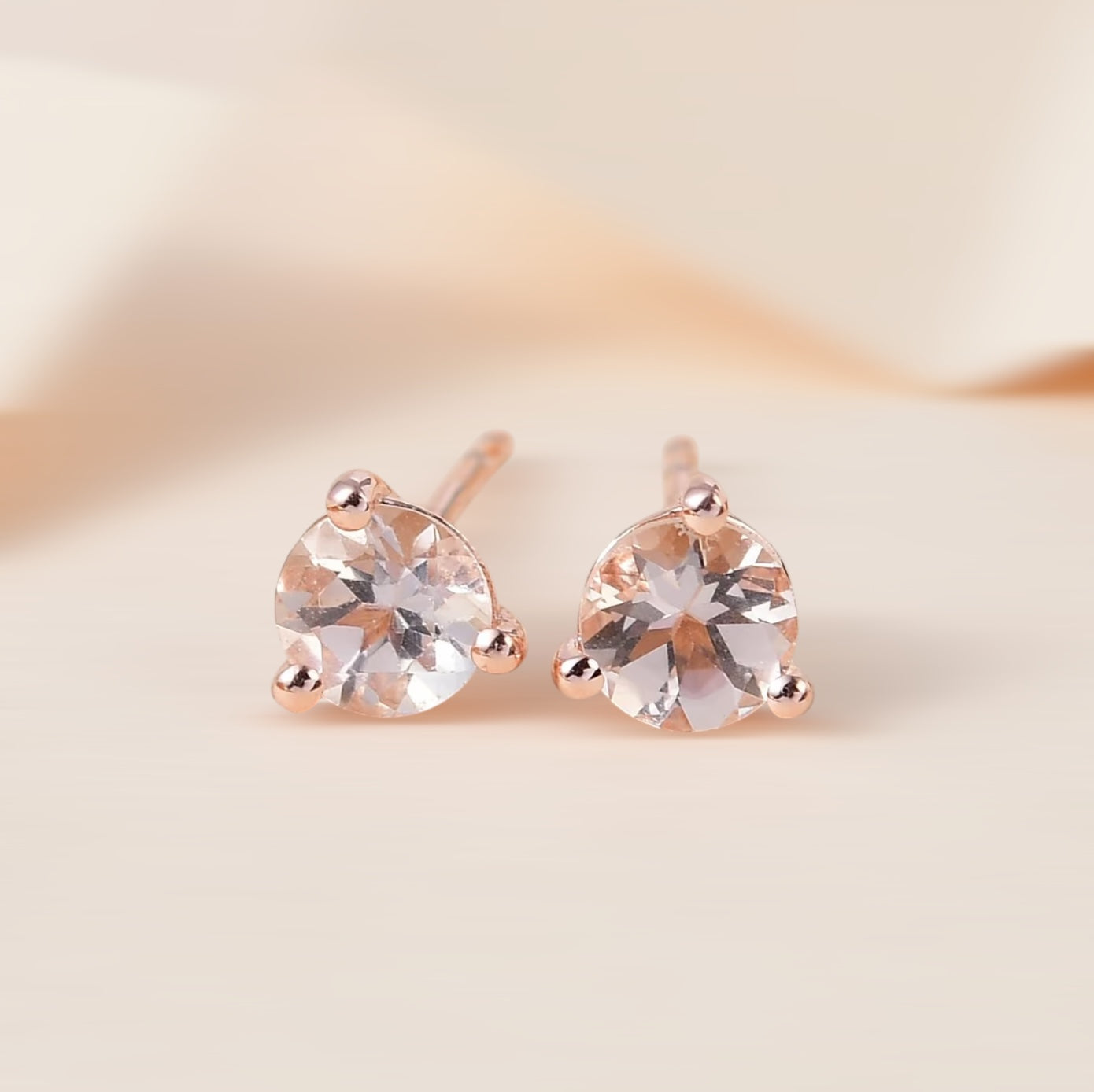Martini-Set Minimal Round Morganite Stud Earrings