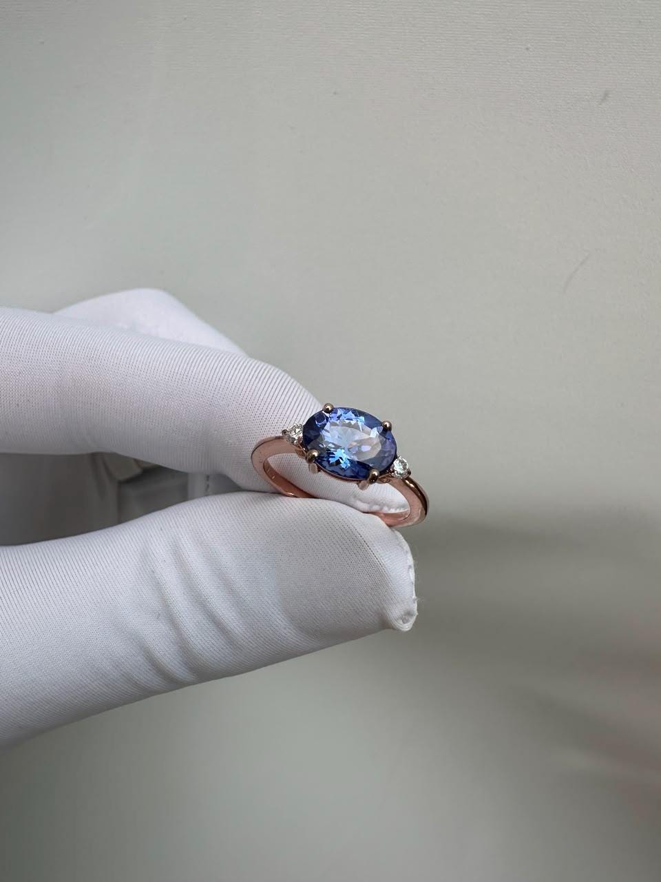 14K Rose Gold Oval Tanzanite Ring – Elegant Solitaire Engagement Ring, Diamond Accents