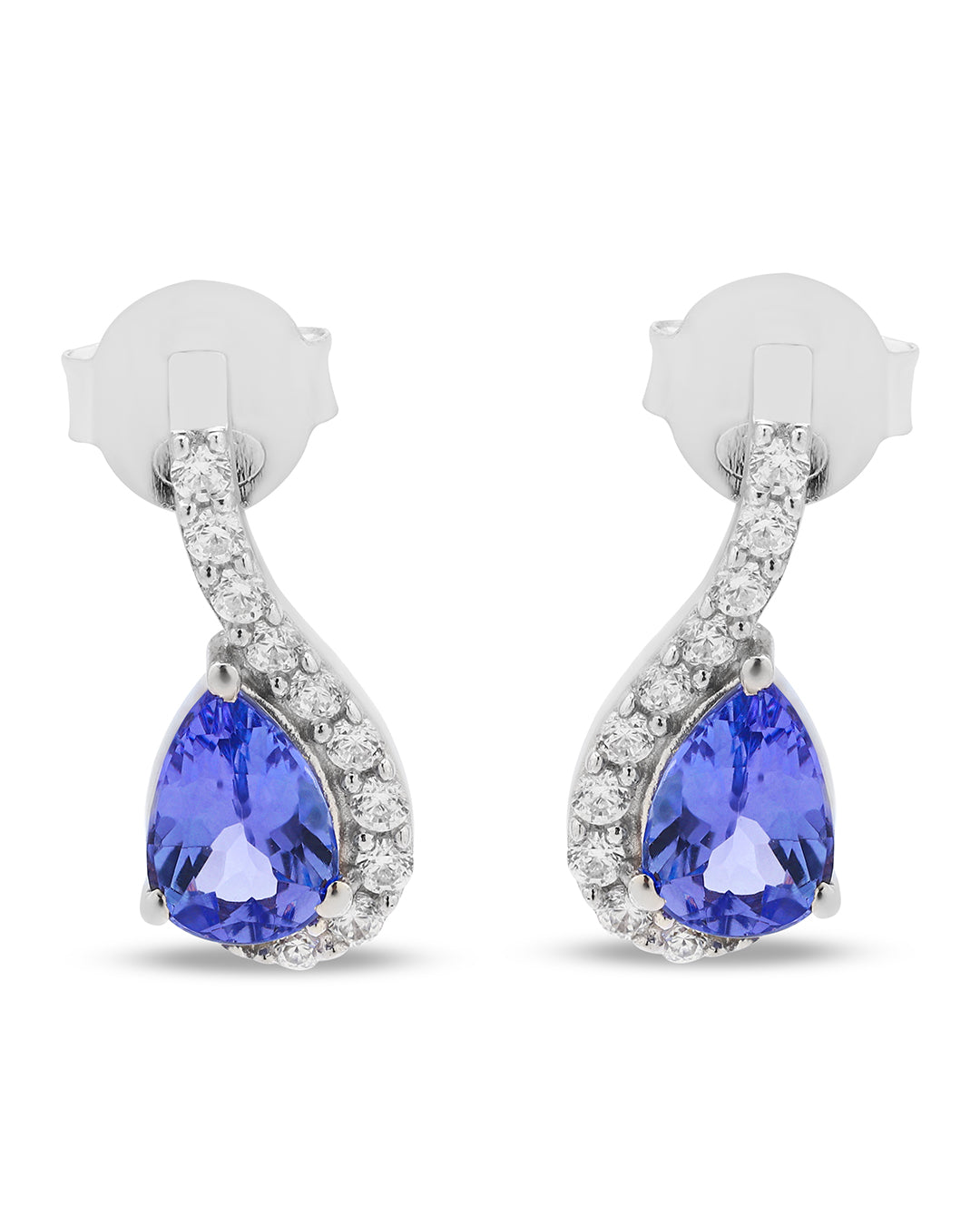 Classic stud earrings in  92.5 silver with a modern touch.