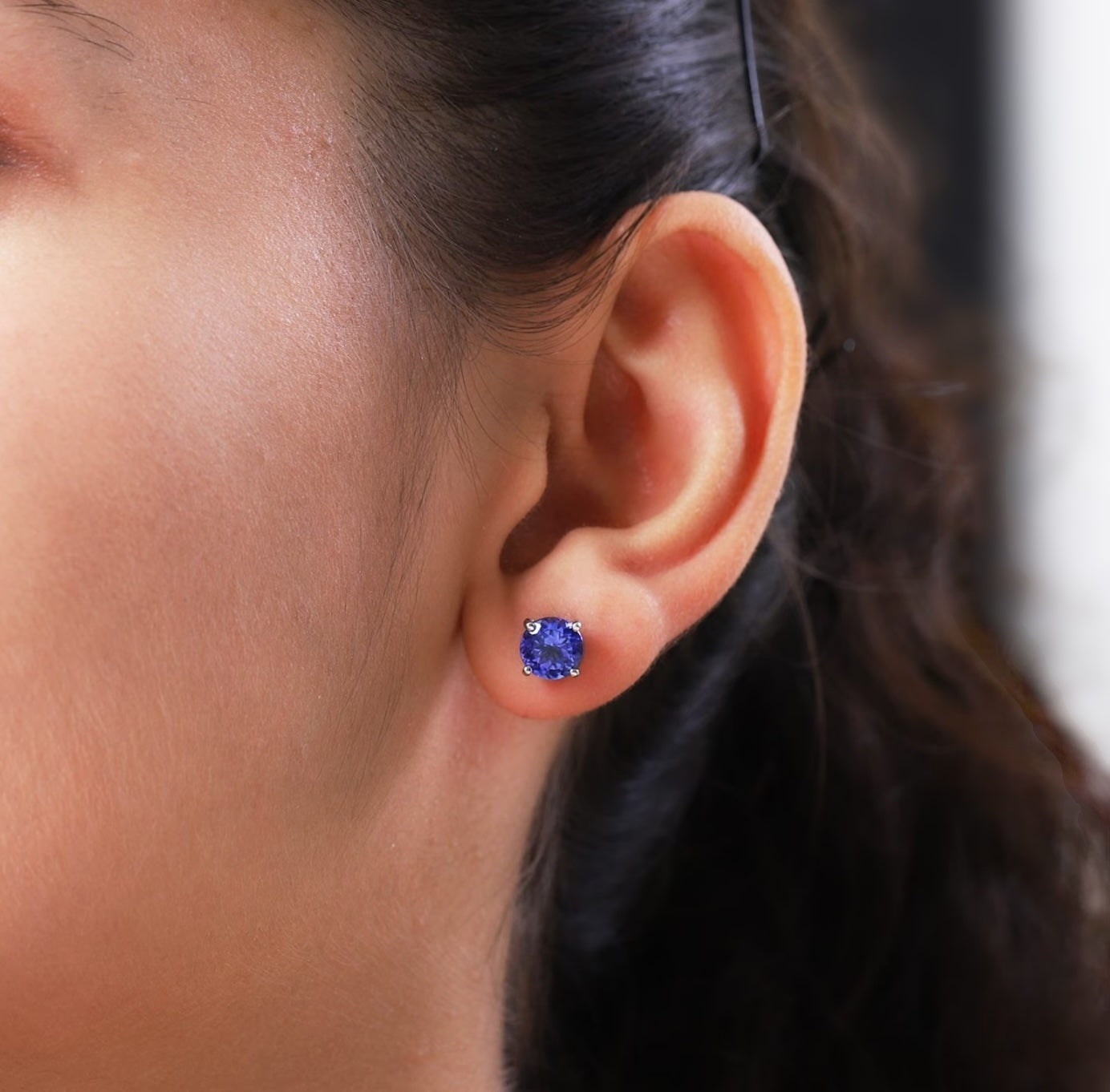 Classic Prong-Set Round Tanzanite Studs
