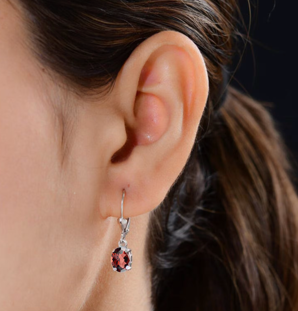 Classic Leverback earrings in 14K gold with a modern touch.